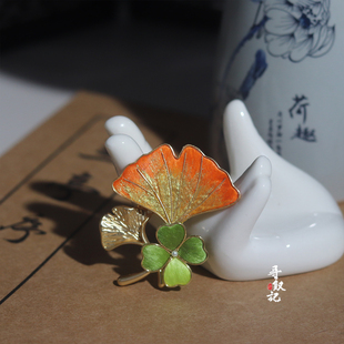 原创新中式非遗绒花银杏叶胸针仿点翠古风汉服配饰合金气质别针女