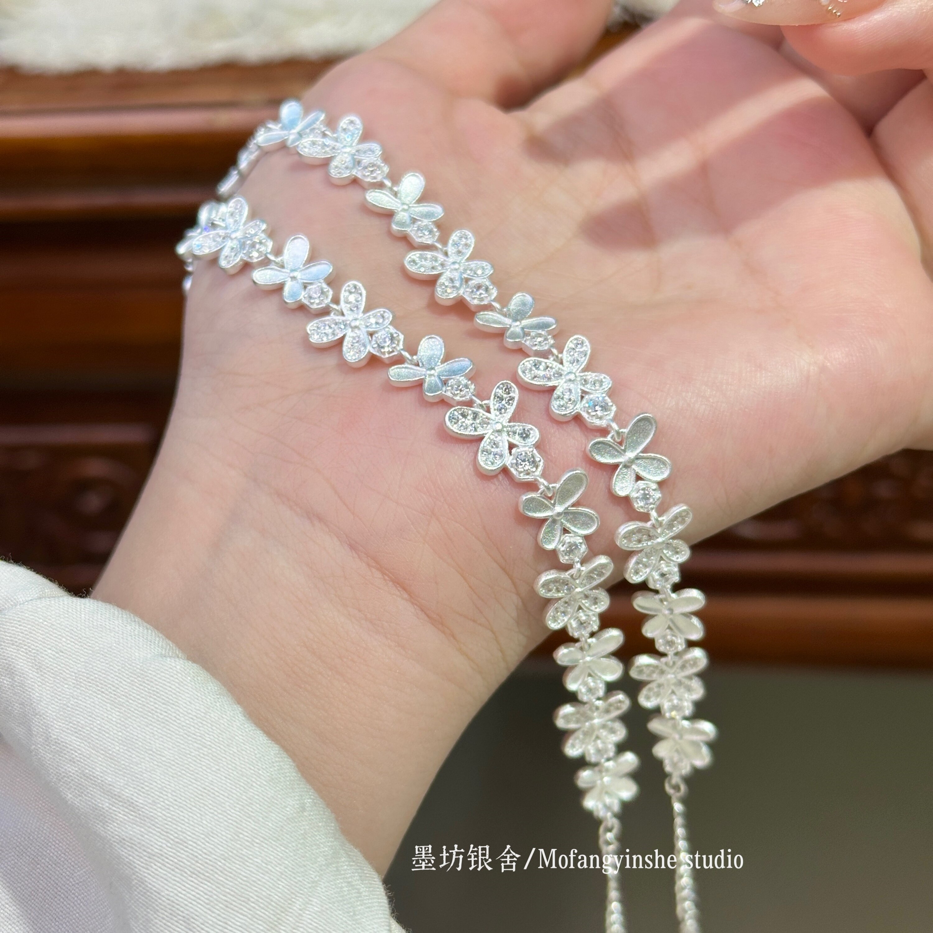 纯银古法镶钻蝴蝶手链四叶草花