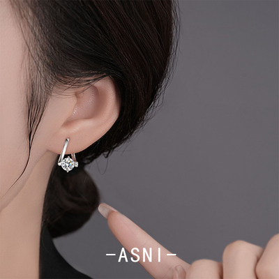 正品D色莫桑石耳环耳坠925纯银耳钉钻石牛头耳骨钉女款耳饰超闪