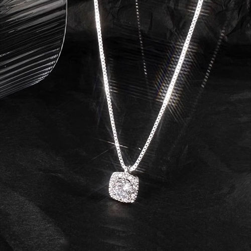 S925纯银方钻项链2025年新款爆款莫桑钻锁骨链轻奢女春小众设计感