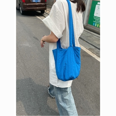 星期五傍晚|条纹褶皱肌理感小众水桶长细带单肩包夏季百搭包包