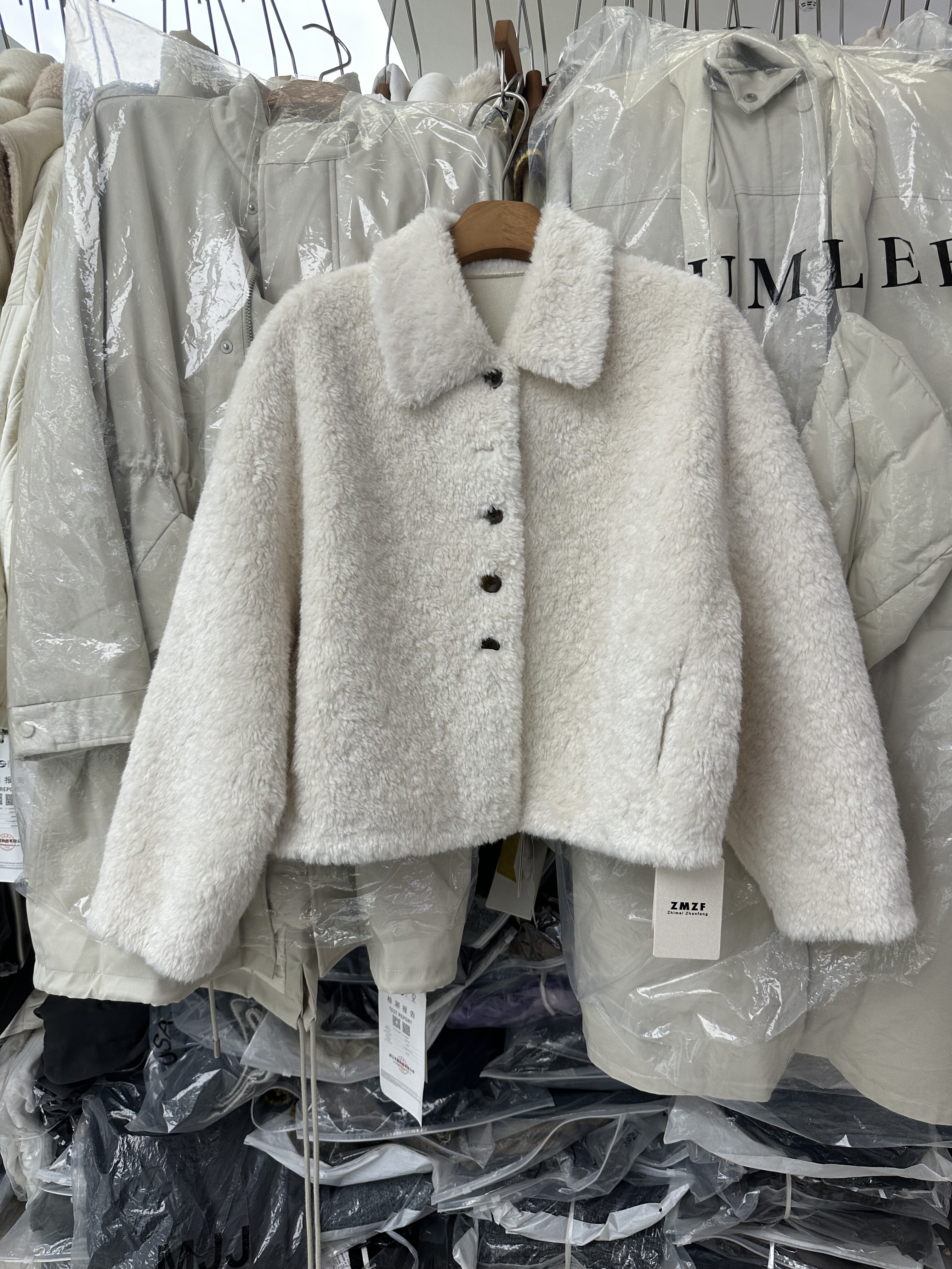 SY韩系新款时尚高品质翻领宽松休闲百搭保暖皮毛一体毛毛外套女