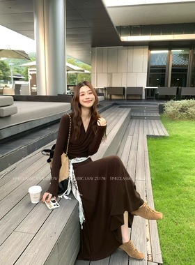 SY韩系新款时尚设计感V领交叉修身显瘦上衣百搭长袖袋丝巾套装女