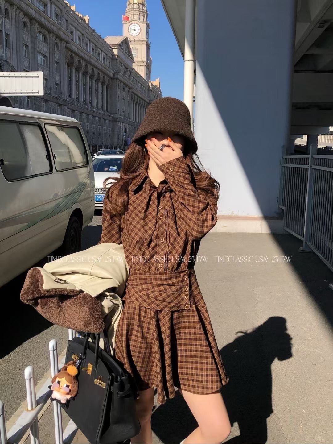 SY韩系新款时尚设计感小众高品质格子磨毛领结连衣裙女打底短裙潮
