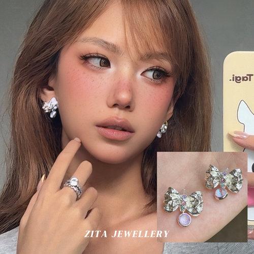 ZZZITA 辣妹银色肌理感彩钻蝴蝶结耳钉简约高级百搭ins设计感耳环