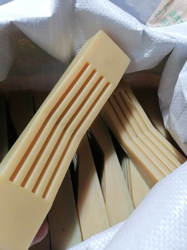 牵引机橡胶块V型管材塑料挤出机配件履带链条压块耐磨牛筋块