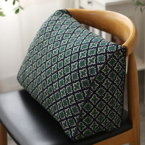 多功能别致三角造型护腰靠着很舒服