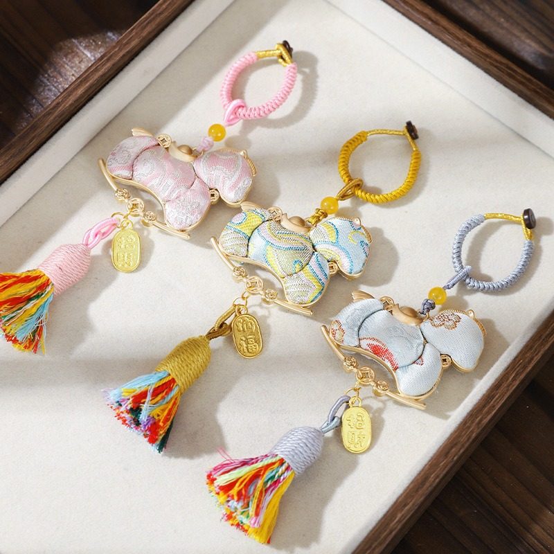 手工宋锦小马挂件 国风织锦挂饰 创意钥匙扣包包挂件新年伴手礼,节庆用品/礼品,钥匙扣,淘宝优惠券,粉丝福利购,淘宝优惠卷