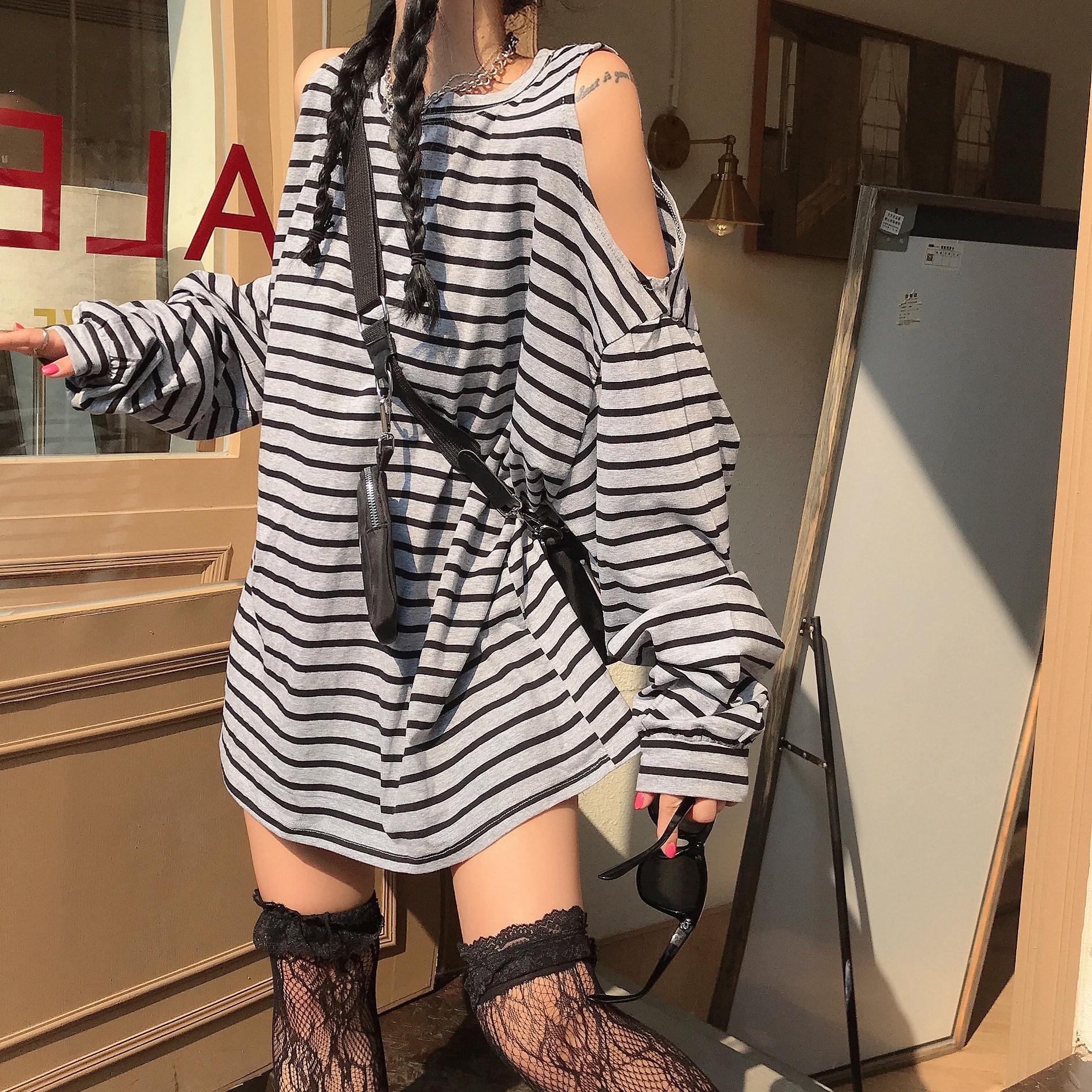 New early spring Korean Guima girl casual off shoulder stripe fashion loose T-shirt