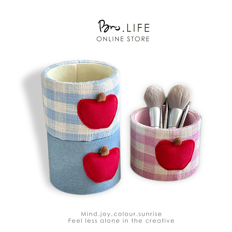 ins奶油风化妆刷桶 可爱苹果桌面化妆刷收纳盒布艺置物盒文具笔筒