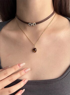 美拉德复古棕色皮革虎眼石项链女颈链choker高级感轻奢小众锁骨链
