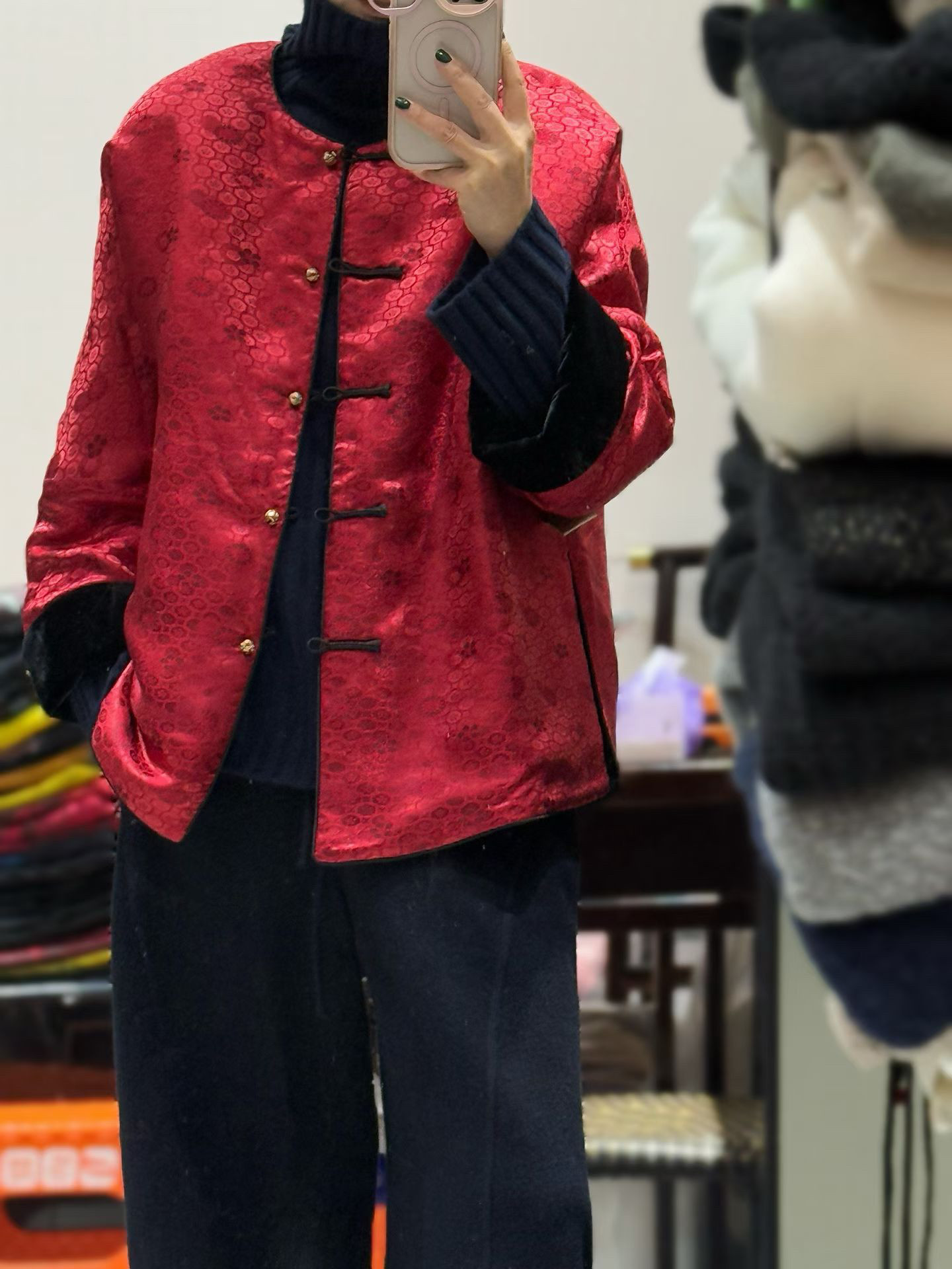 2025秋冬新款时尚圆领盘扣提花红色棉服外套女宽松显瘦百搭上衣