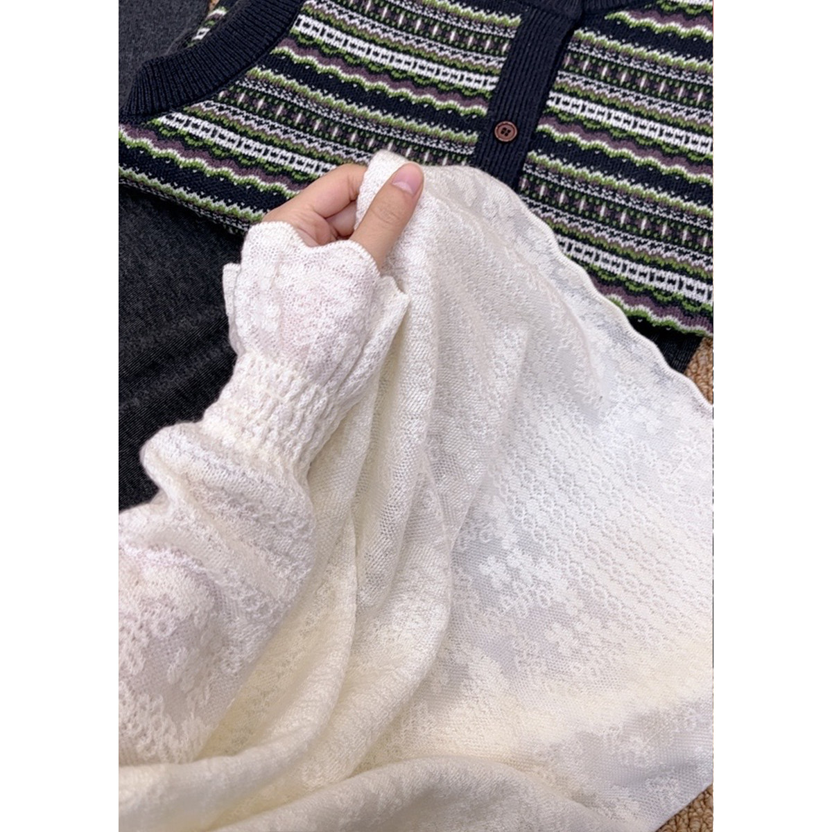 【花边蕾丝小花】花边领针织打底衫女套头喇叭袖内搭   GZ-58570