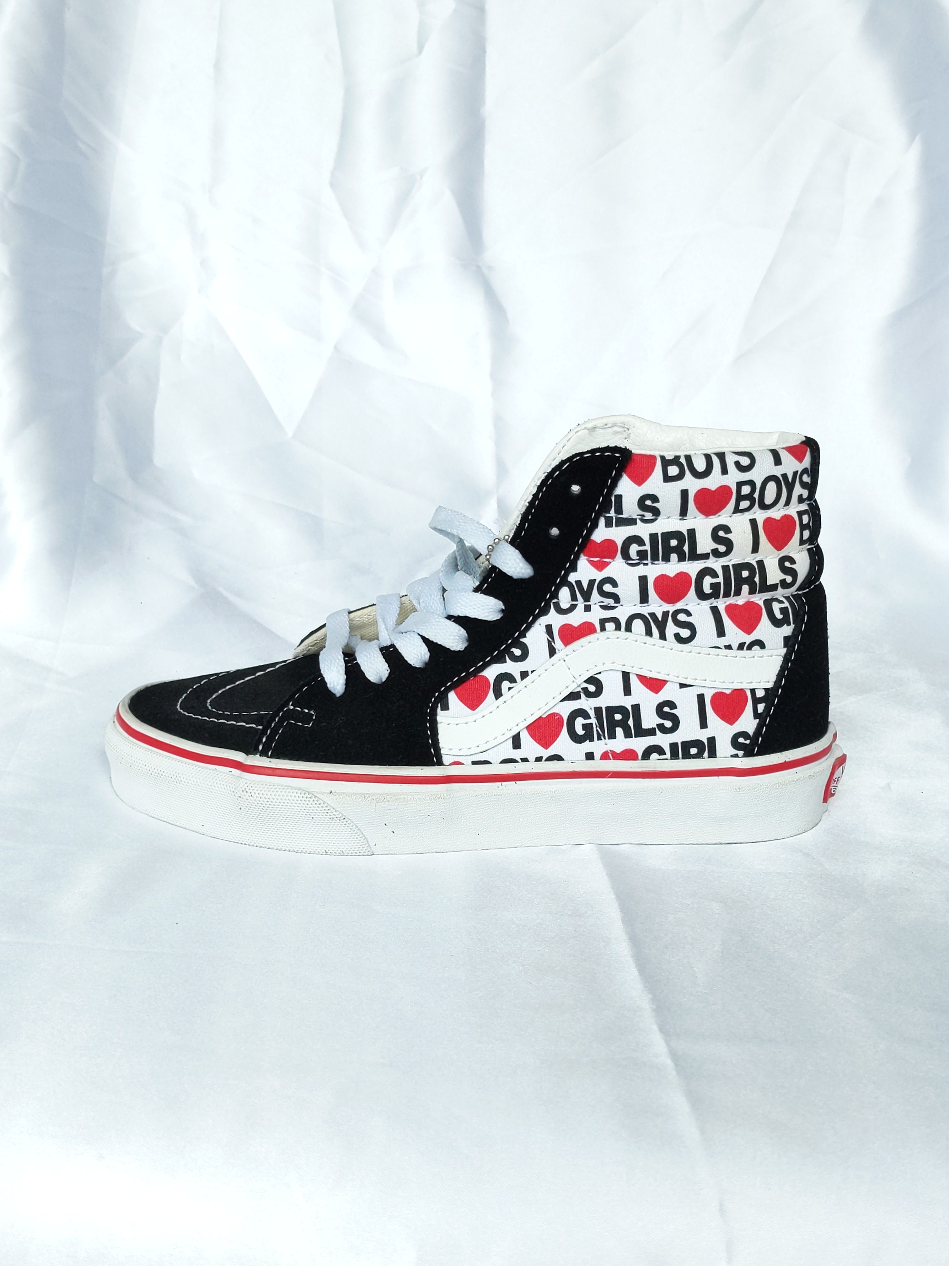 Vans Sk8-Hi 'I Heart' 女子中高帮春秋滑板鞋休闲鞋 VN0A4U3CWKU