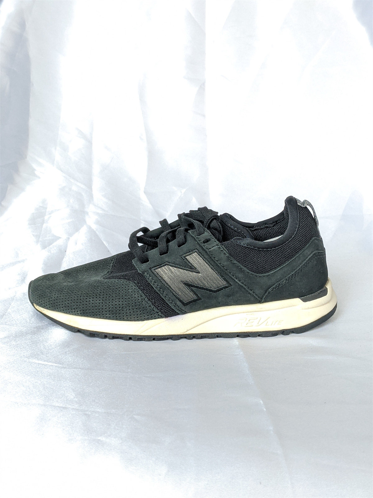 New Balance 247 系列 Luxe 女子翻毛皮休闲复古慢跑鞋 WRL247WN