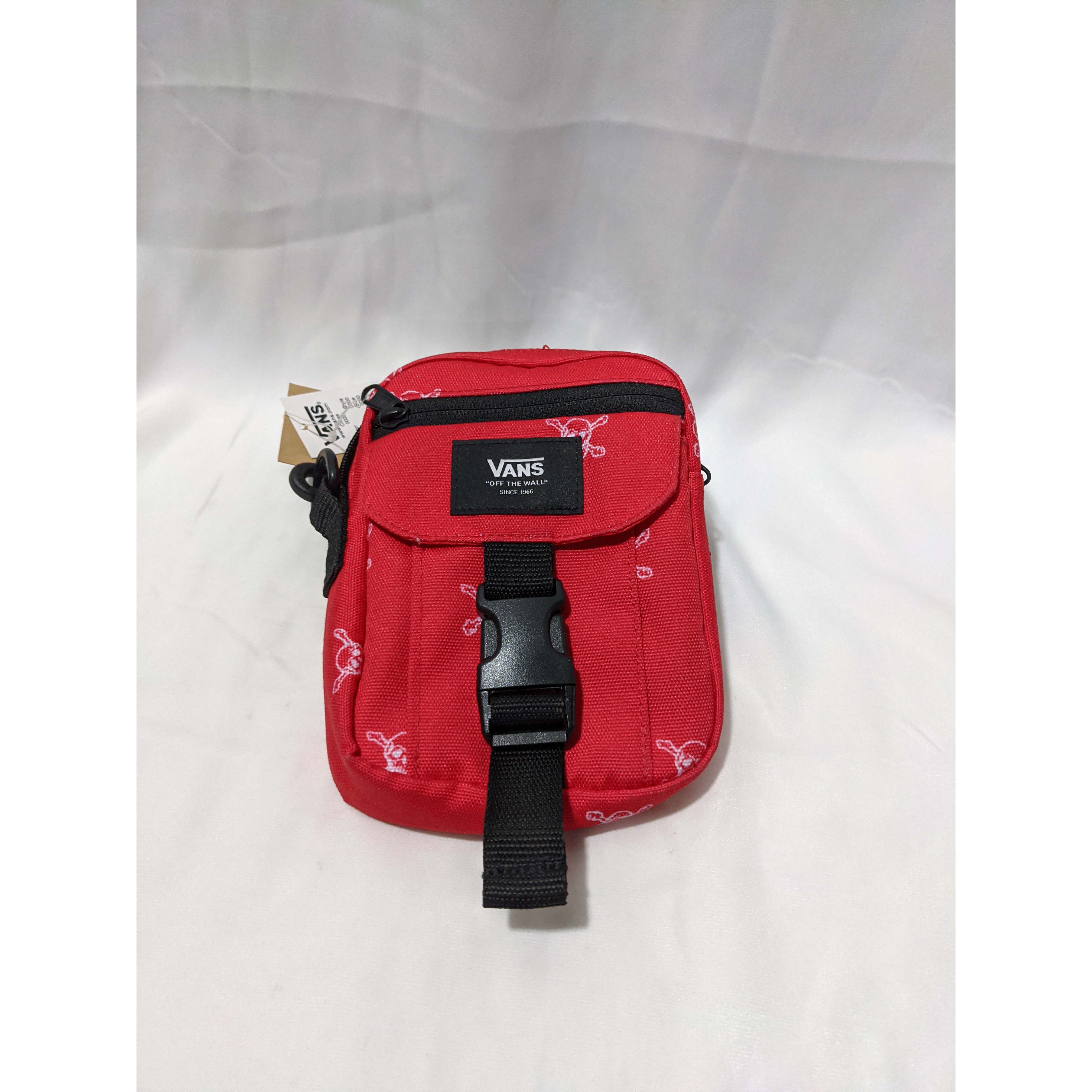 Vans Shoulder Bag New Varsity Sho 中性单肩小挎包VN0A5FGKZ72.