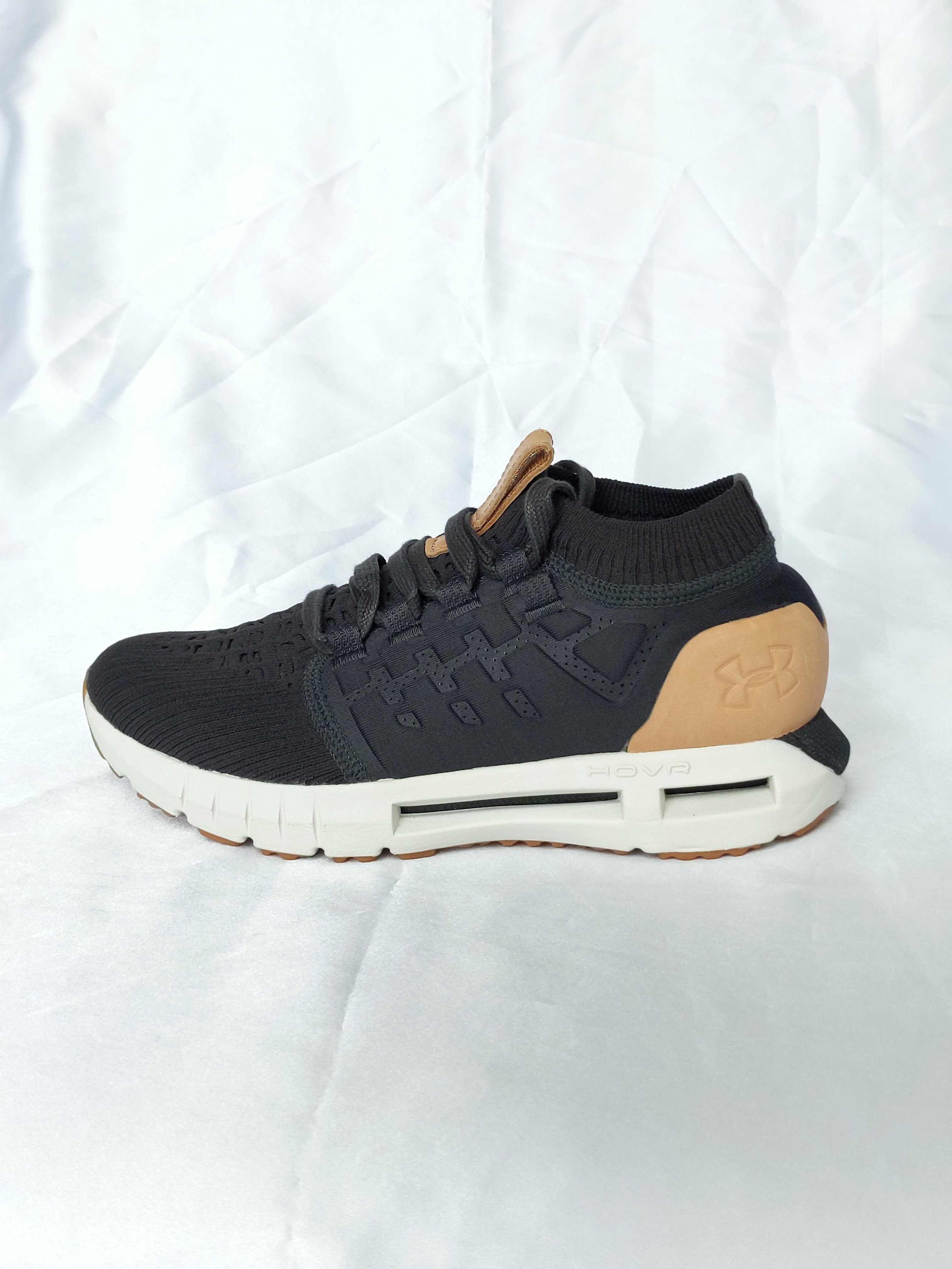 安德玛 Under Armour UA Hovr Phantom 女袜套运动鞋 3022473-100