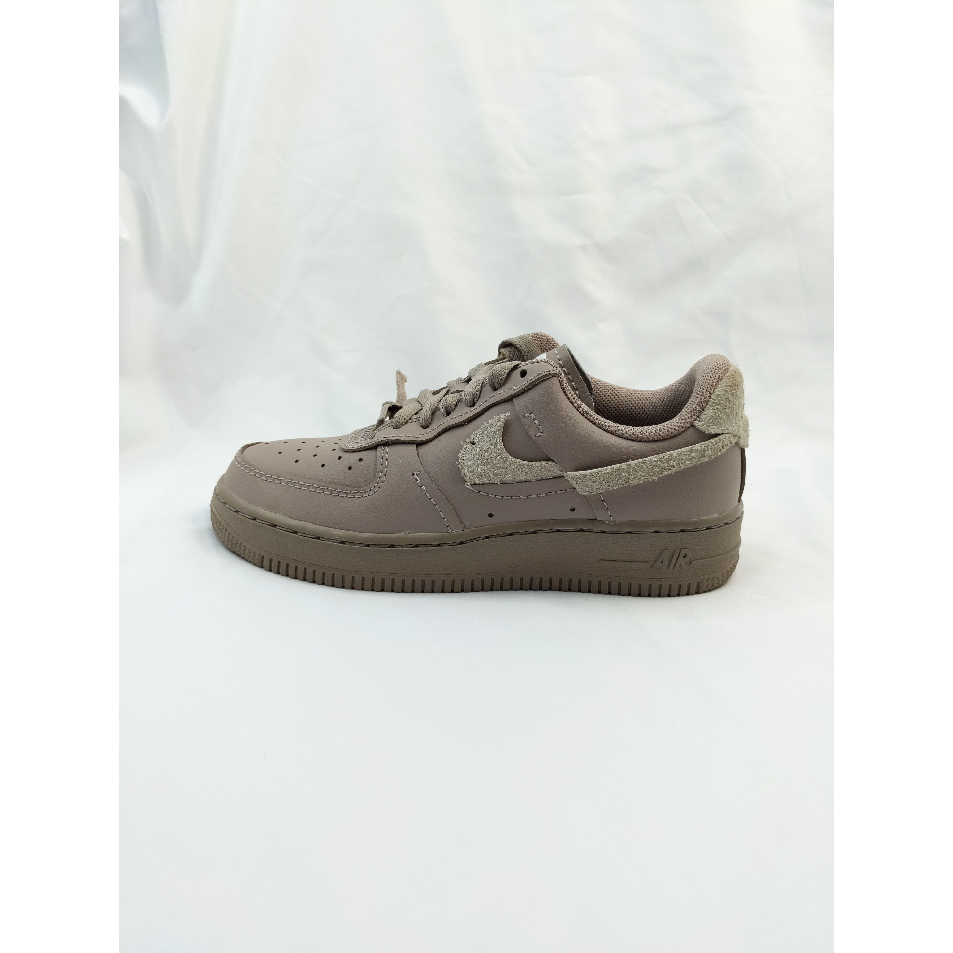 Nike Air Force 1 LXX 正品员工内买鞋带断需换新鞋带 DH3869-200