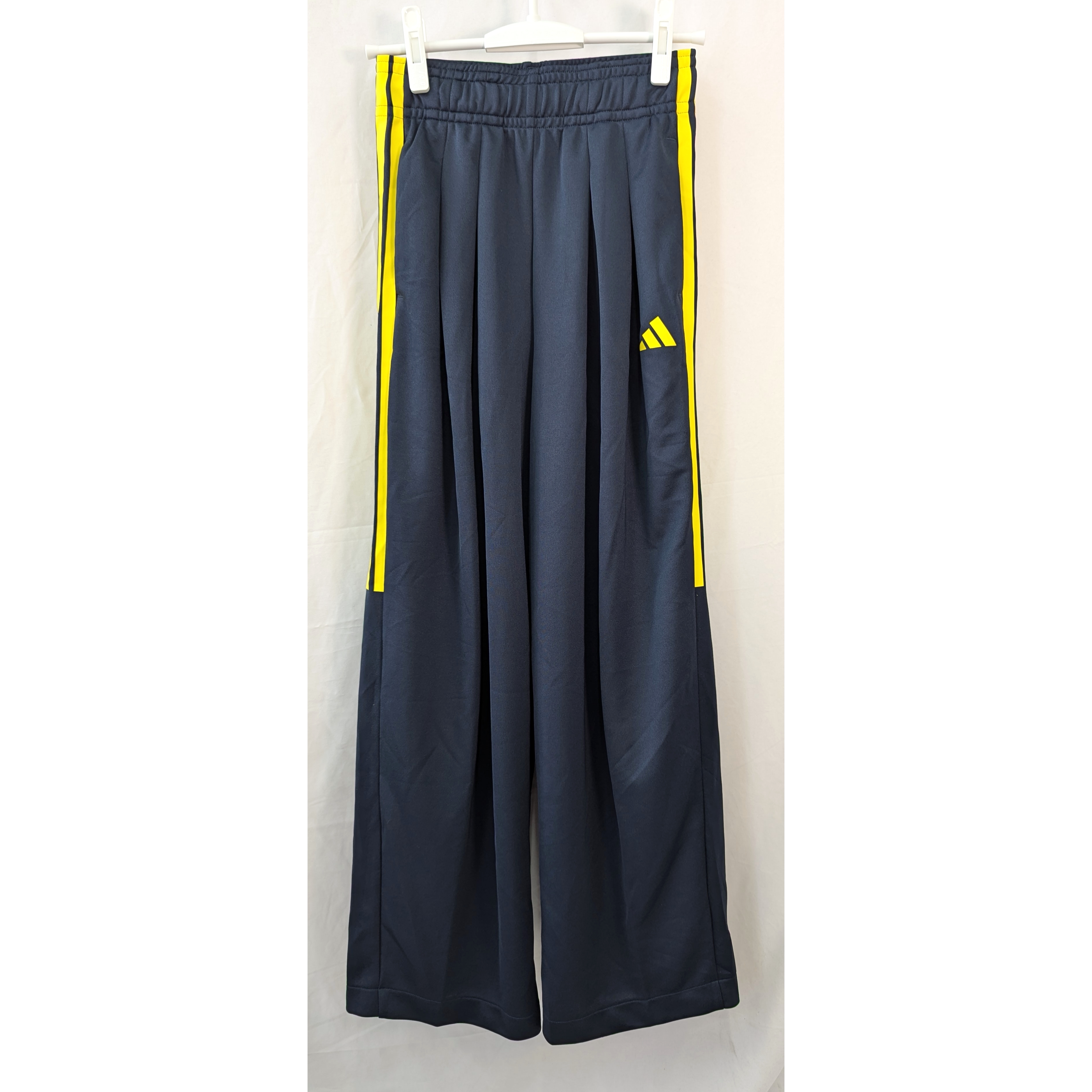 正品 adidas Tiro 街舞 嘻哈 显瘦显高女子阔腿裤休闲长裤 KB7636