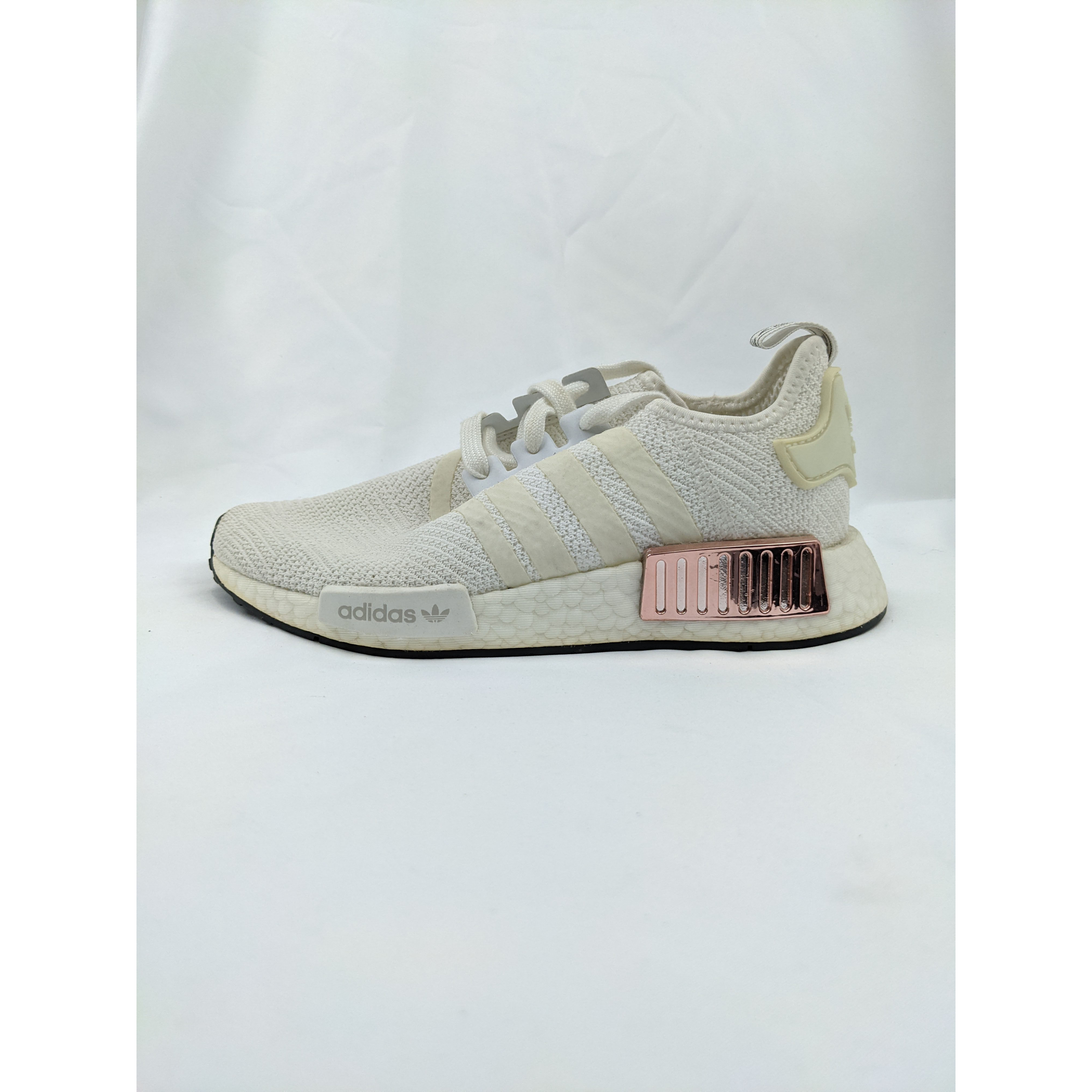三叶草 adidas NMD_R1 女子经典款复古休闲鞋 EE5173 有严重色差