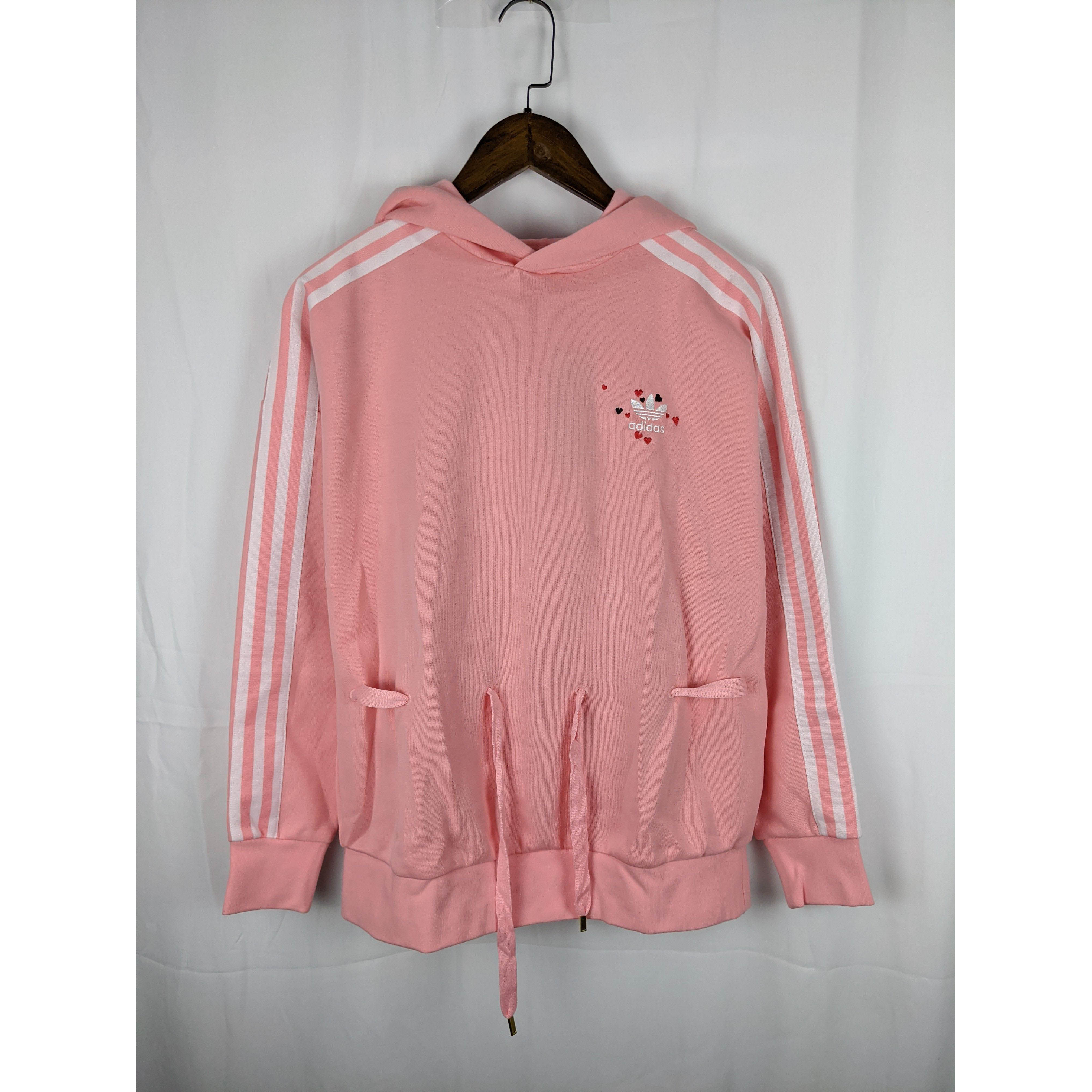 三叶草 adidas Valentine's Day Hoodie 女收腰连帽套头衫 GK7175