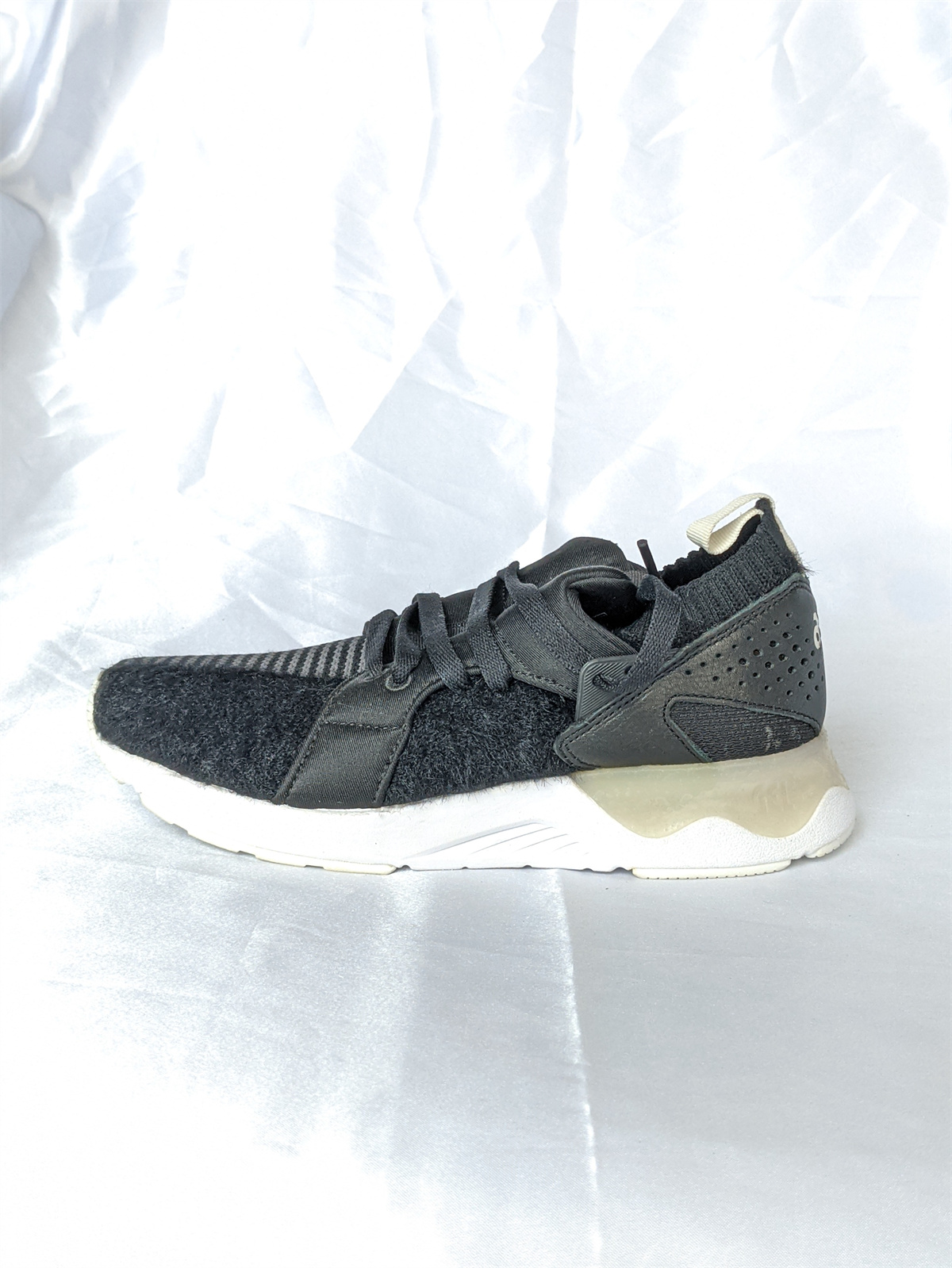 亚瑟士 ASICS Gel-Lyte V Sanze Knit 女子休闲鞋 1193A139-001