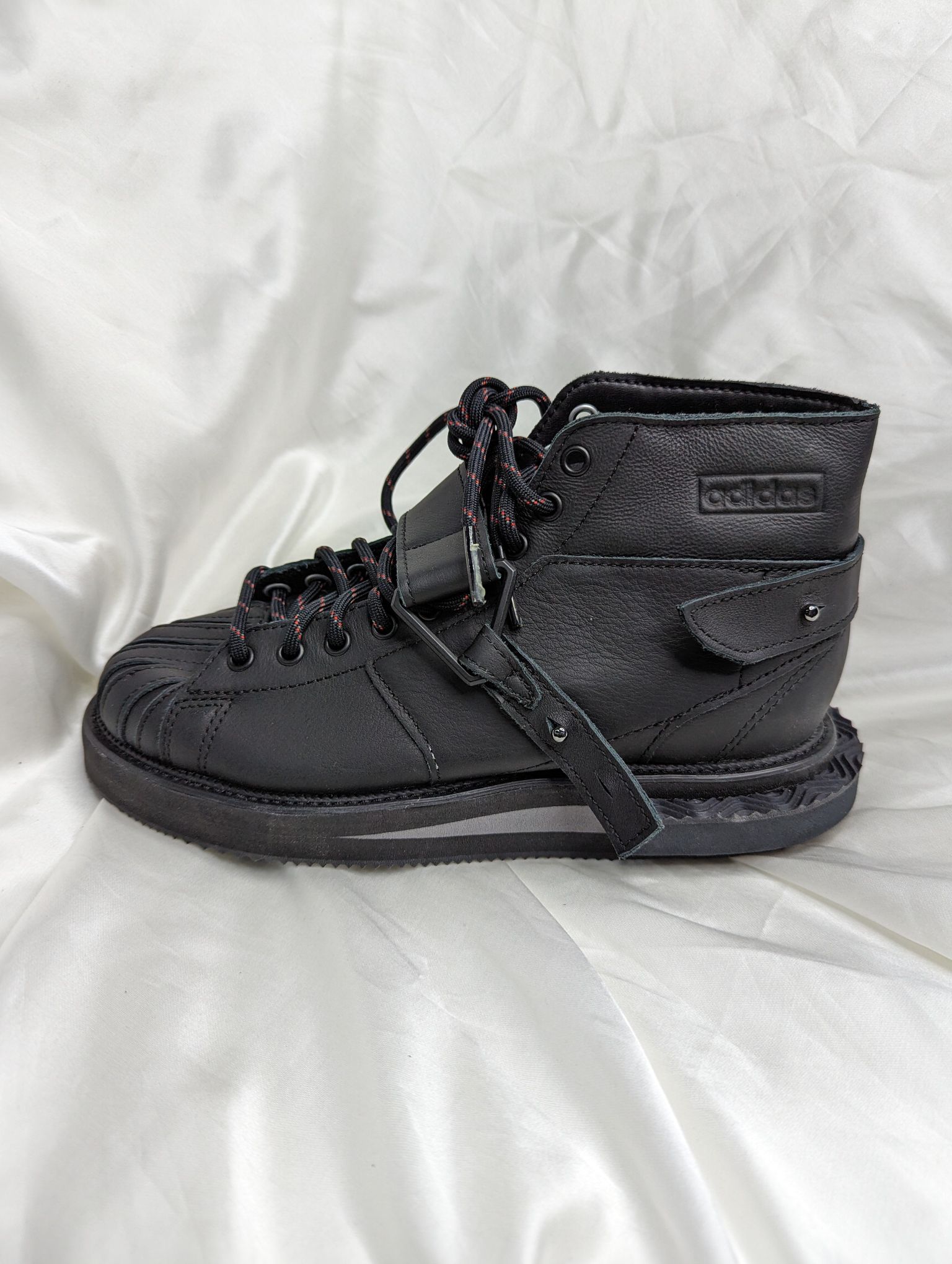 正品 ADIDAS SUPERSTAR BOOT 女子机车工装风贝壳头休闲鞋 GX1361
