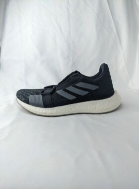 adidas Senseboost Go Core 女子男大童休闲鞋跑步鞋 EG0943 无盒