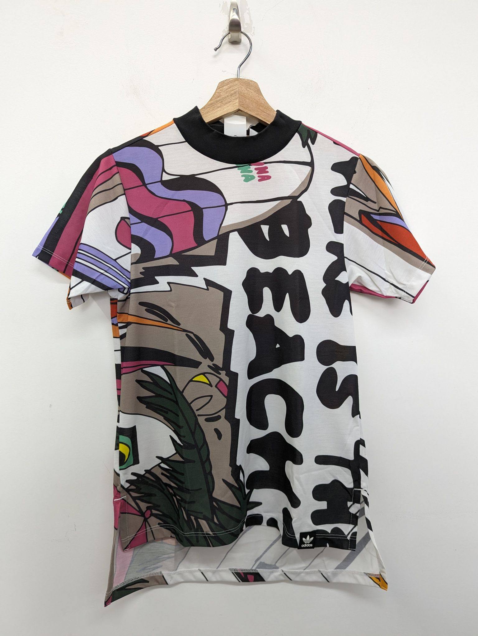 adidas Collective Memories 三叶草中长拼色休闲短袖T恤 CE2279