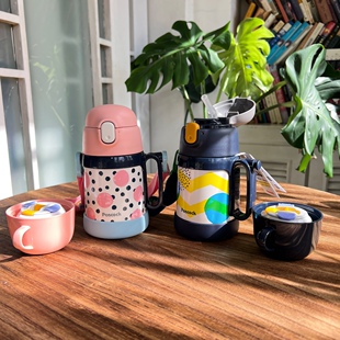 日本孔雀儿童保温杯带吸管双盖两用316不锈钢宝宝上学杯水壶手柄