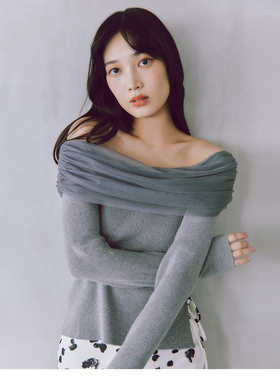 独+ F iD  爆款 灰色 网纱一字肩 女针织上衣