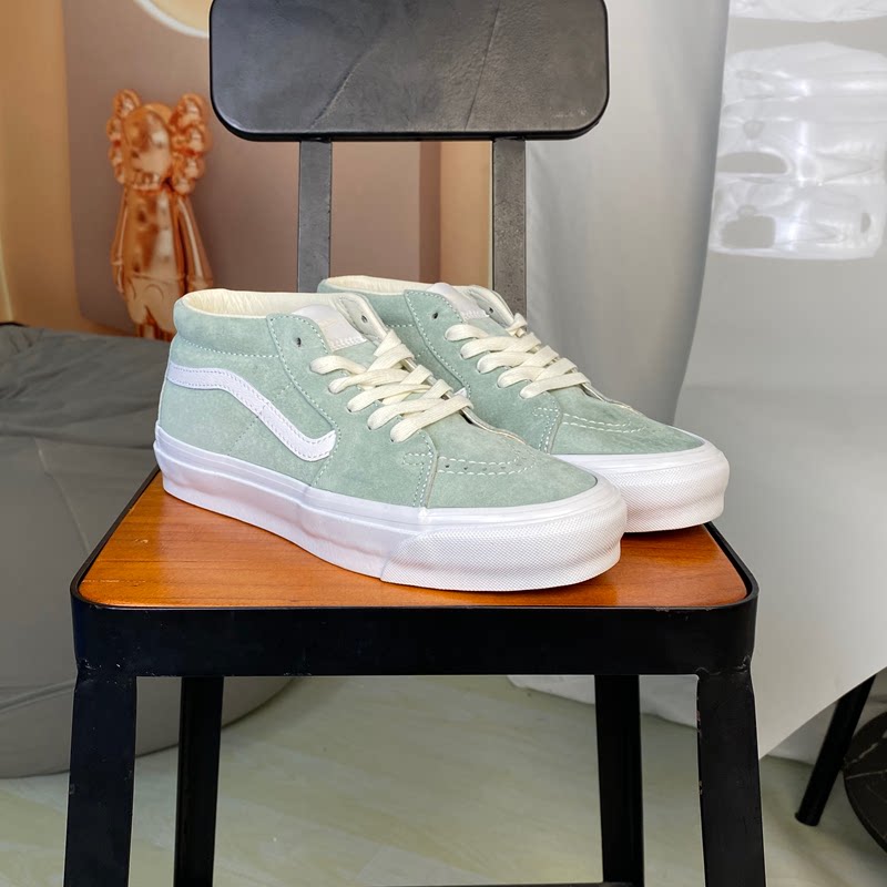 VANS范斯中帮翻毛皮休闲板鞋