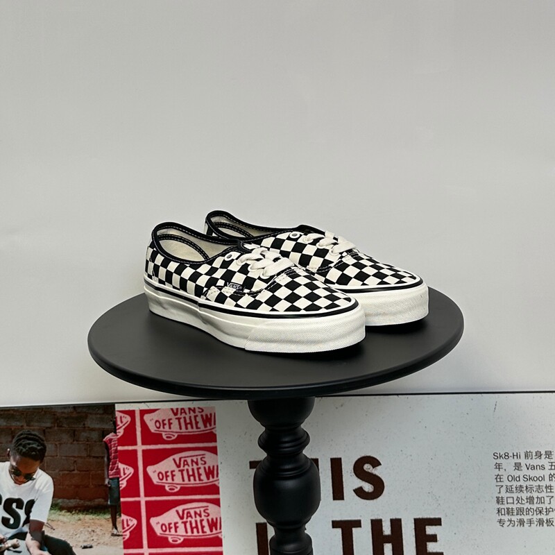 VANSAuthentic黑白棋盘格帆布鞋