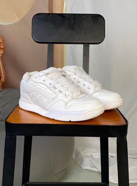 VANS范斯低帮白色休闲板鞋