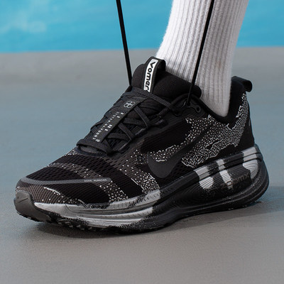 Nike耐克跑步鞋男透气减震缓震系带户外运动鞋黑色IQ3925-001