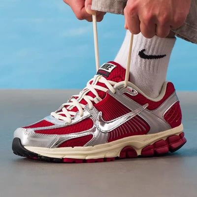 Nike耐克男士ZOOM VOMERO 5复古运动透气减震休闲鞋IM3486-600