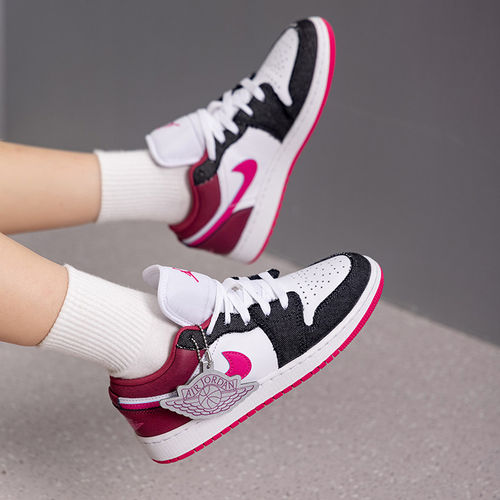 Nike耐克AJ1女鞋运动休闲低帮板鞋系带百搭情侣鞋IO2067-001