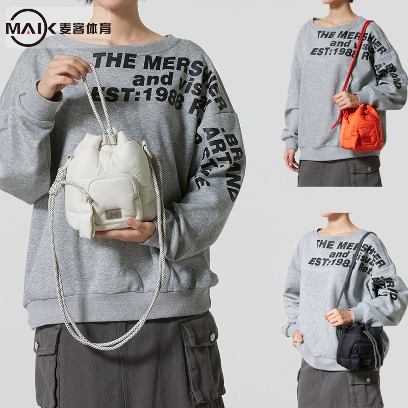 安德玛Studio女子羽绒休闲水桶包旅行时尚单肩包6001576-110-844