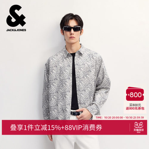 满印图案，宽松版型，尖领领型，胸前贴袋