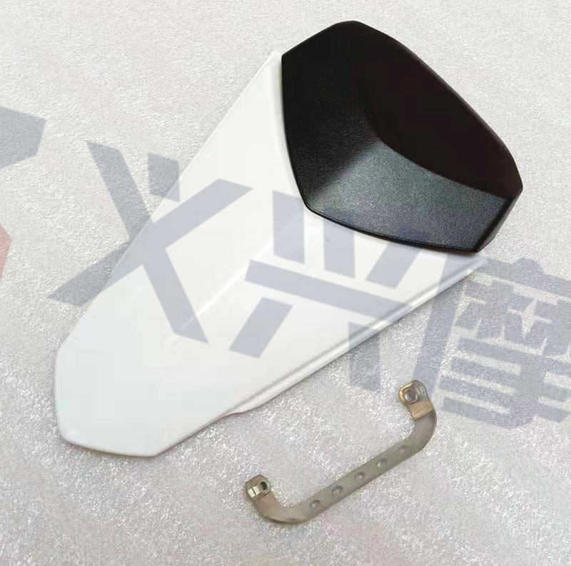 R1 15-16年 R6 17-18年 后驼峰 后尾盖 后座盖 单坐盖 后坐垫