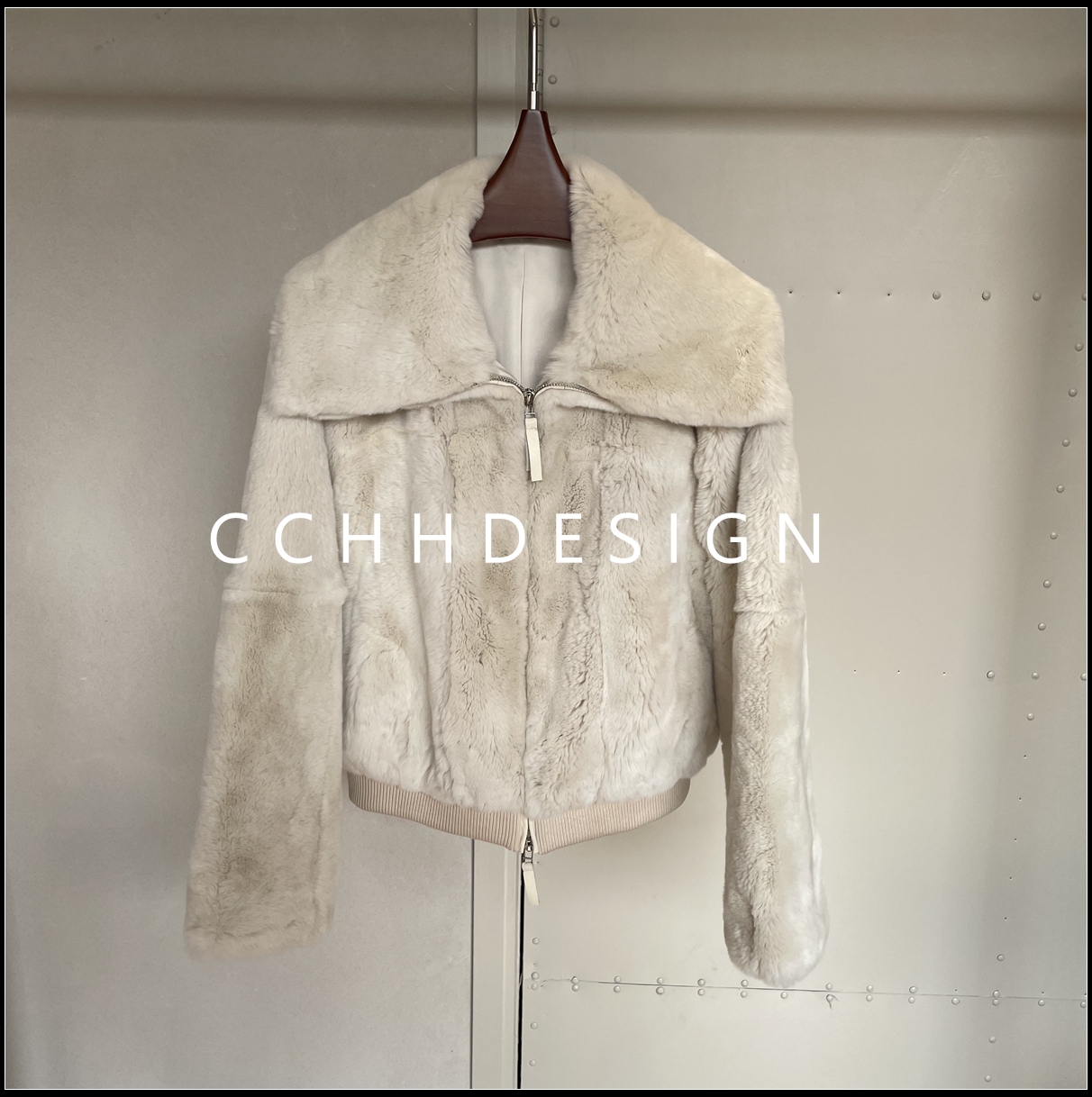 欧洲站女装2025年冬季大翻领小众时尚洋气气质百搭夹棉高级感外套