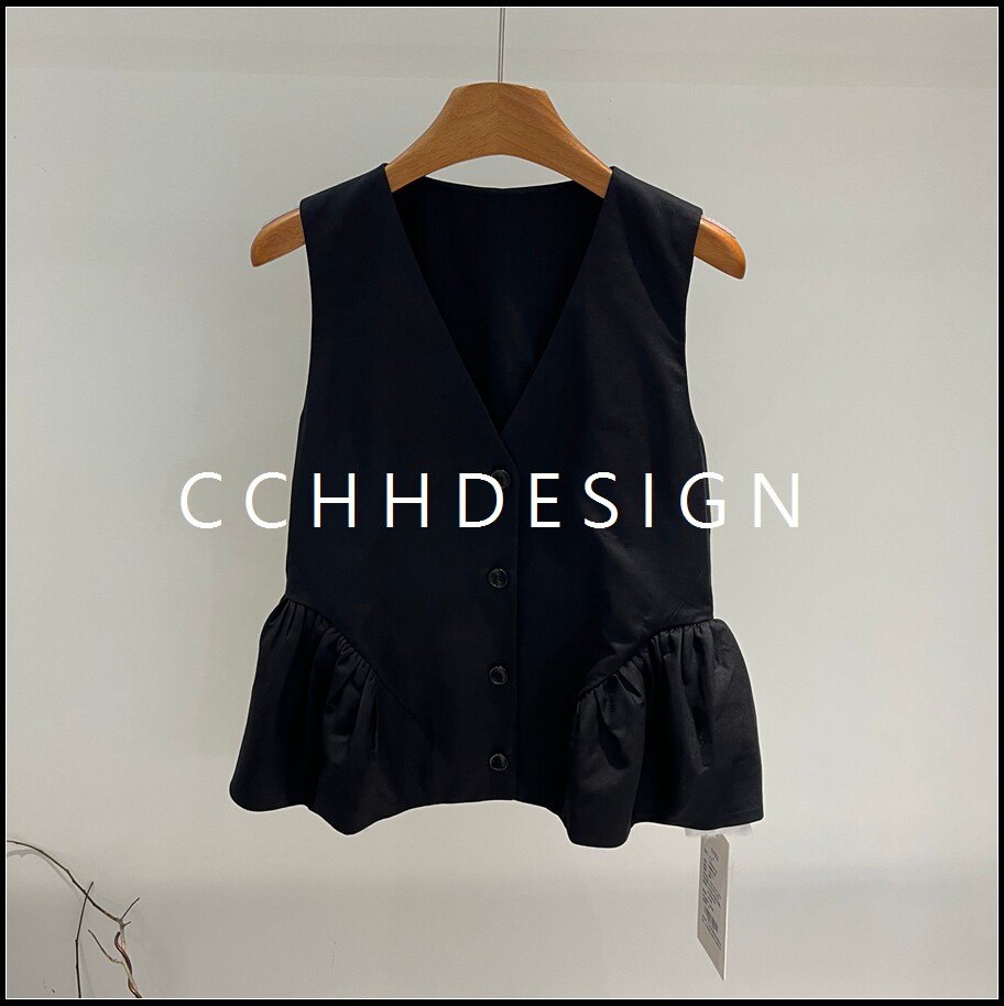 欧洲站女装2026夏季新款轻熟简约V领收腰显瘦荷叶边马甲百搭洋气