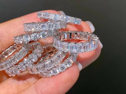 培育满钻戒指女款轻奢设计感高级感祖母绿椭圆等异形钻钻石排戒指