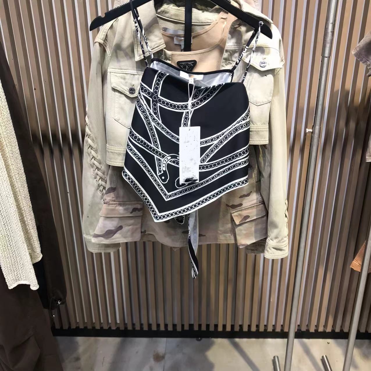 ON+商场同款夏季时尚辣妹修身丝巾绑带吊带短款上衣女1242WS006