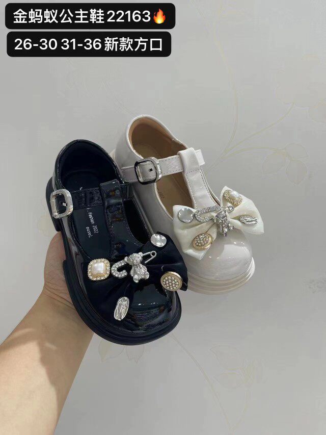 金蚂蚁童鞋女童皮鞋春秋季新款儿童公主单鞋珍珠水钻蝴蝶结软底