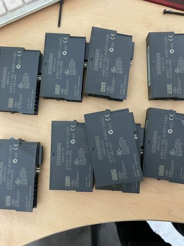 西门子模块 6ES7132-4HB01-0AB0 拍前请询价