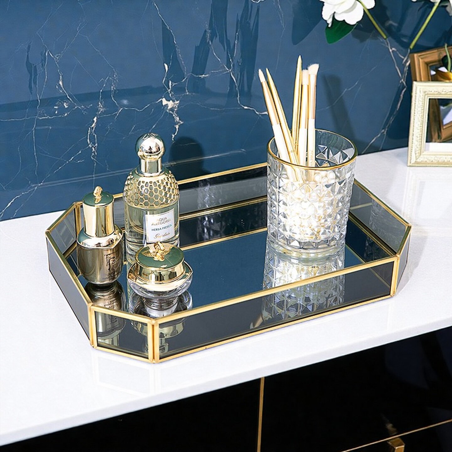 北欧ins风镜面玻璃首饰盘化妆品香水收纳盘家用客厅玄关装饰摆件