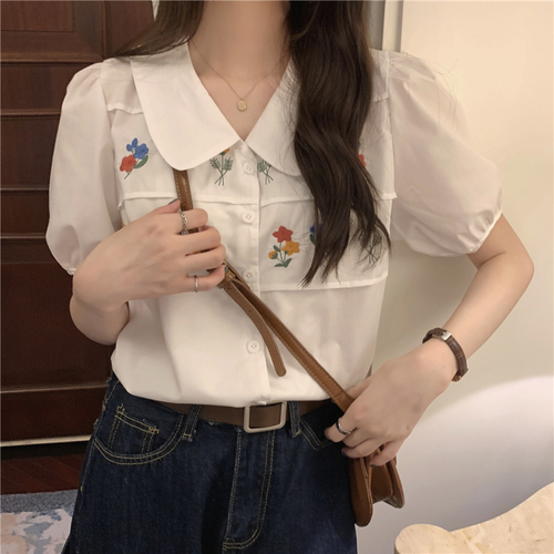 Real price! Korean white shirt women's design flower embroidery doll neck loose short sleeve shirt