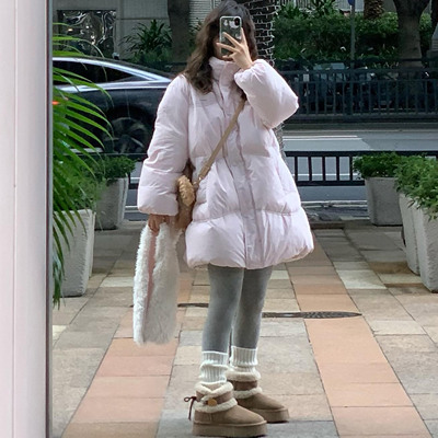 卡盛粉色中长款羽绒服