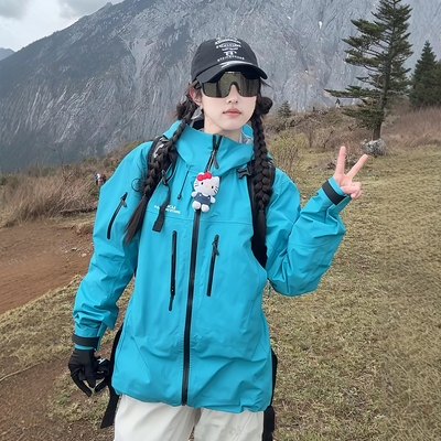 卡盛湖蓝色冲锋衣女款2025新款